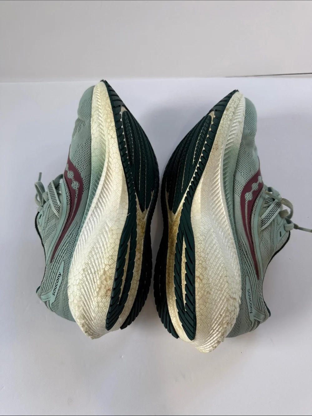 Saucony Women's Mint Green Running Shoes with Berry Accent